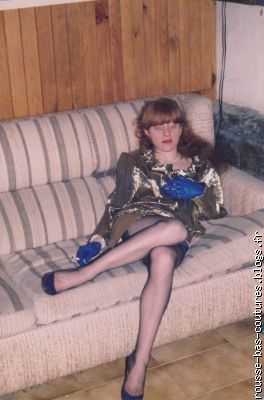 Revers sous la jupe.